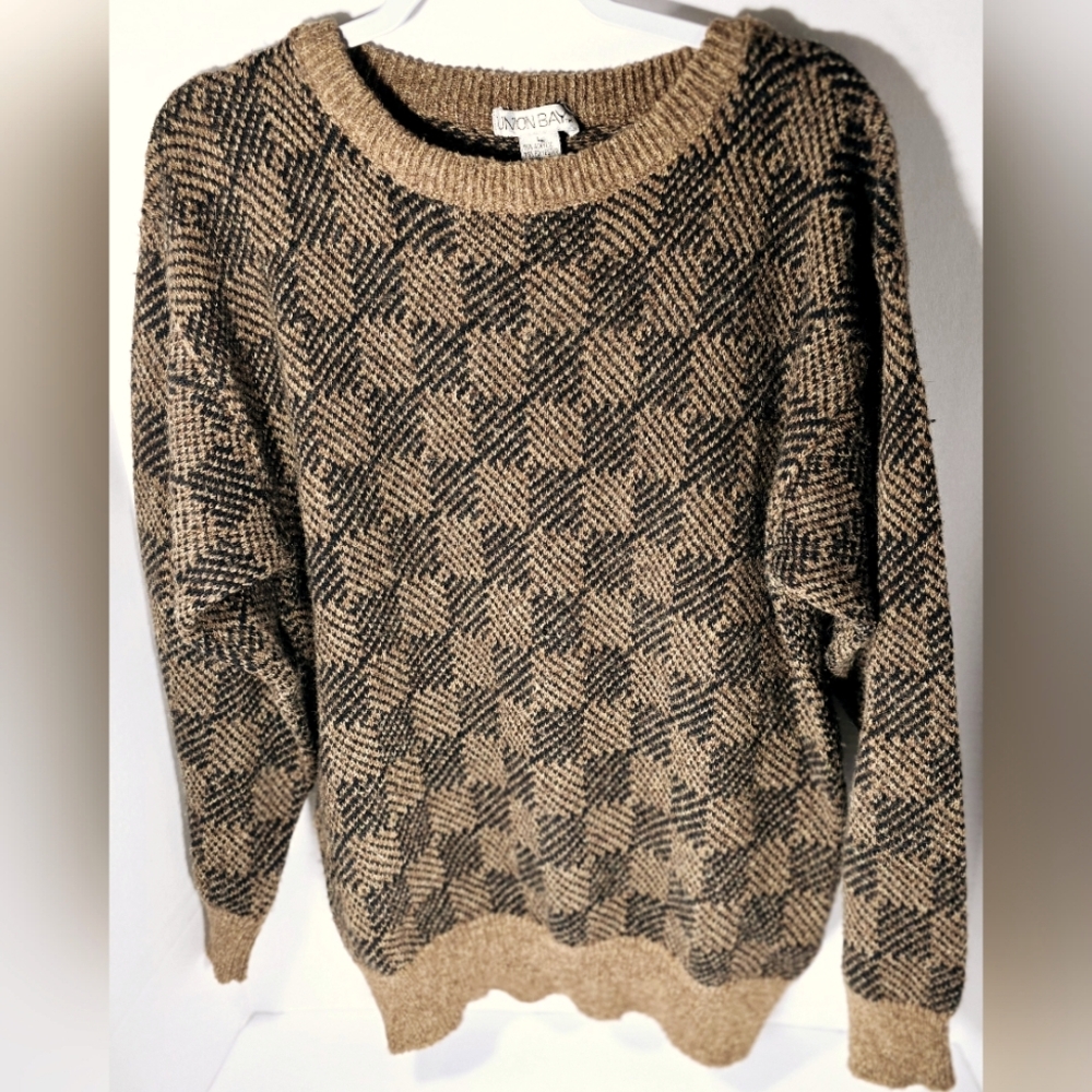 Vintage Union Bay Sweater Size Large Bulky In A Checkered Design